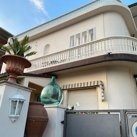 Al Mare 54 Luxury * Lido di Camaiore